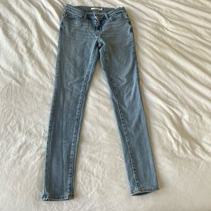 Levi size 26 skinny